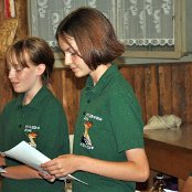 Ronja und Lena würdigen das Wirken der bisherigen Kerngruppe